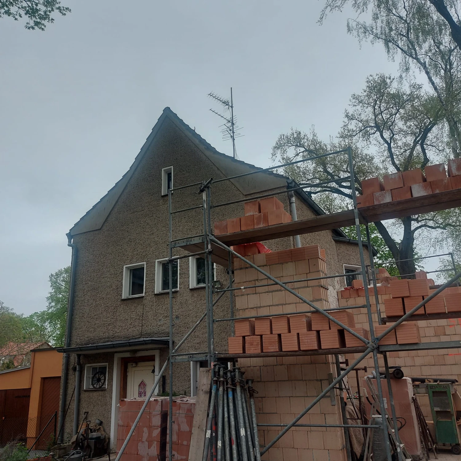 Patrick Ott auf der Baustelle