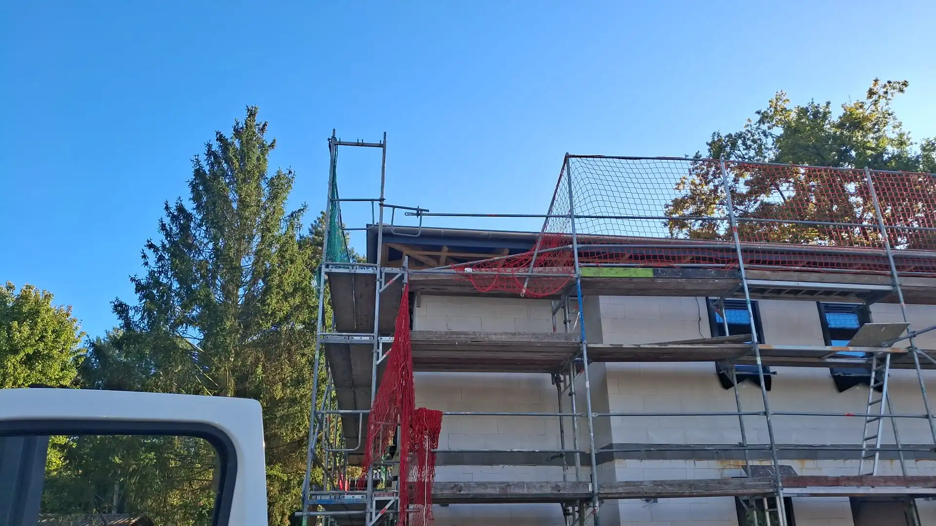 zerbrochene Fliesen von Patrick Ott