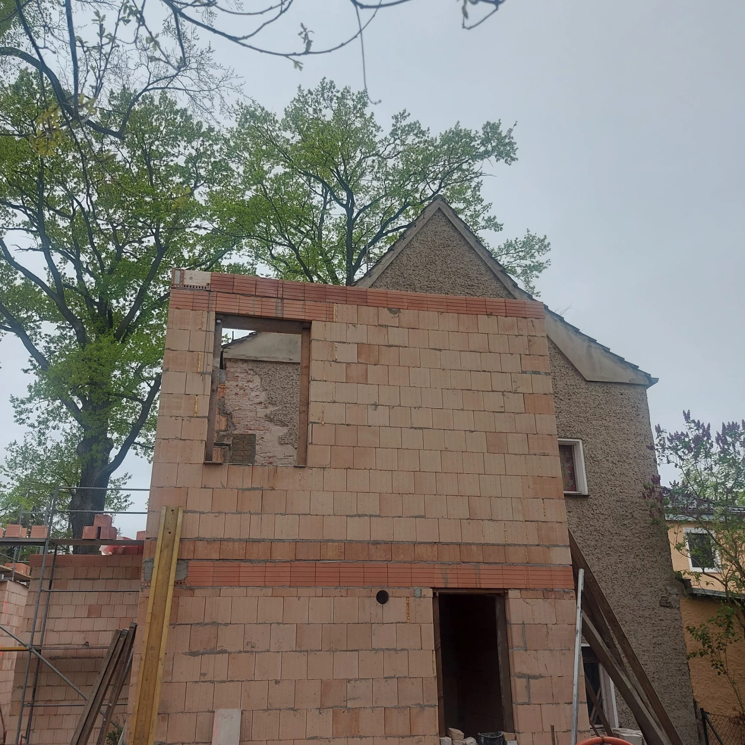 Patrick Ott auf der Baustelle