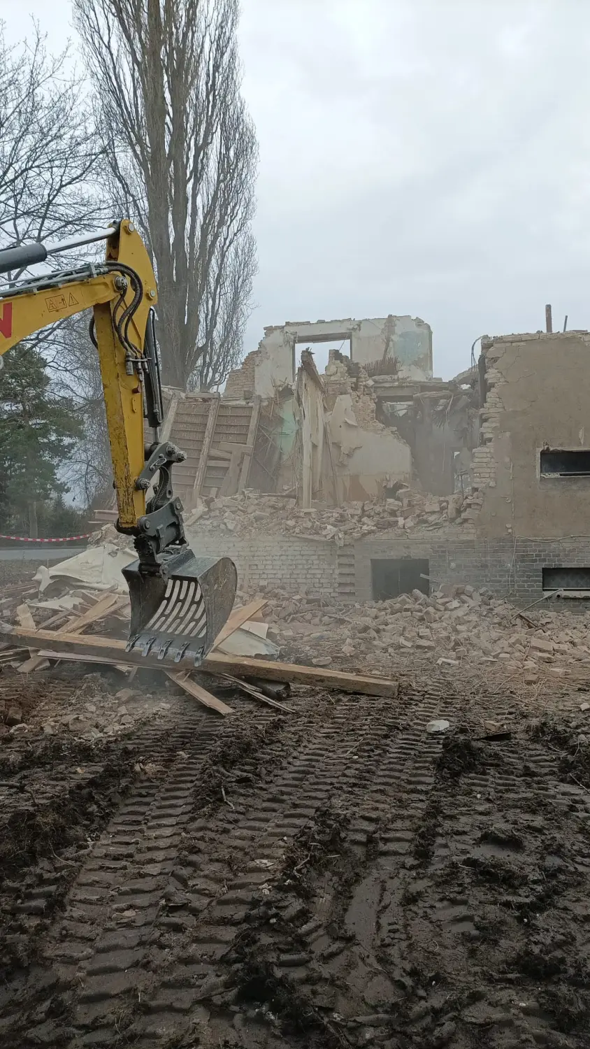 Abbrucharbeiten von Patrick Ott